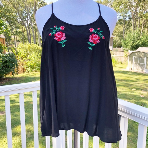 Tops - Plus Size Black Tank Top with Floral Embroidery